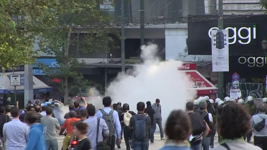 Choques durante la huelga general en Grecia