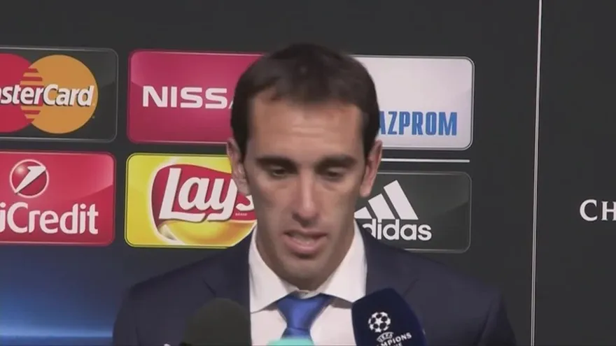 Godín se lamenta de la derrota ante el Real Madrid