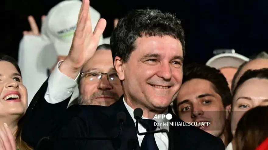 El alcalde centrista proeuropeo de Bucarest, Nicusor Dan, se impuso este domingo en la segunda vuelta de las elecciones presidenciales rumanas.