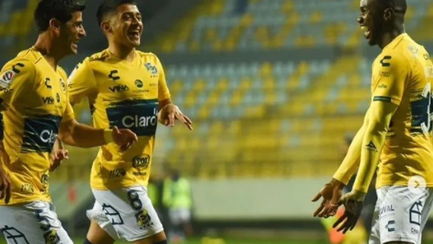 Cecilio Waterman es goleador del Everton de Viña de Mar.