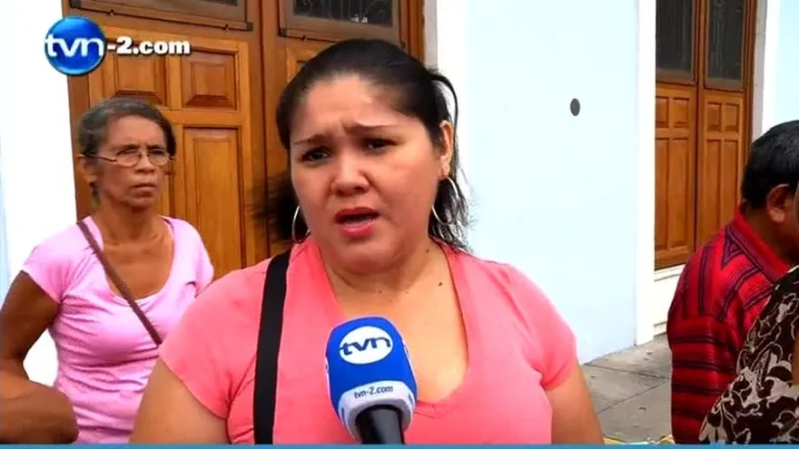 Afectados por dietilenglicol protestan cerca de Presidencia