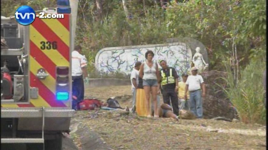 Dos muertos y varios heridos al caer busito a un barranco - Nacionales ...