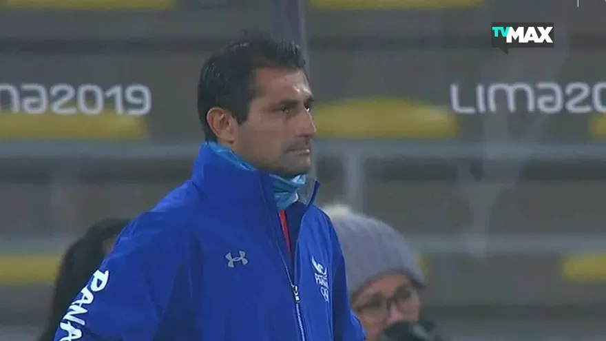 Víctor Suárez al finalizar el partido ante Costa Rica