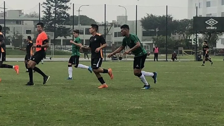 Rolando Blackburn anotó en la pretemporada de The Strongest por Perú