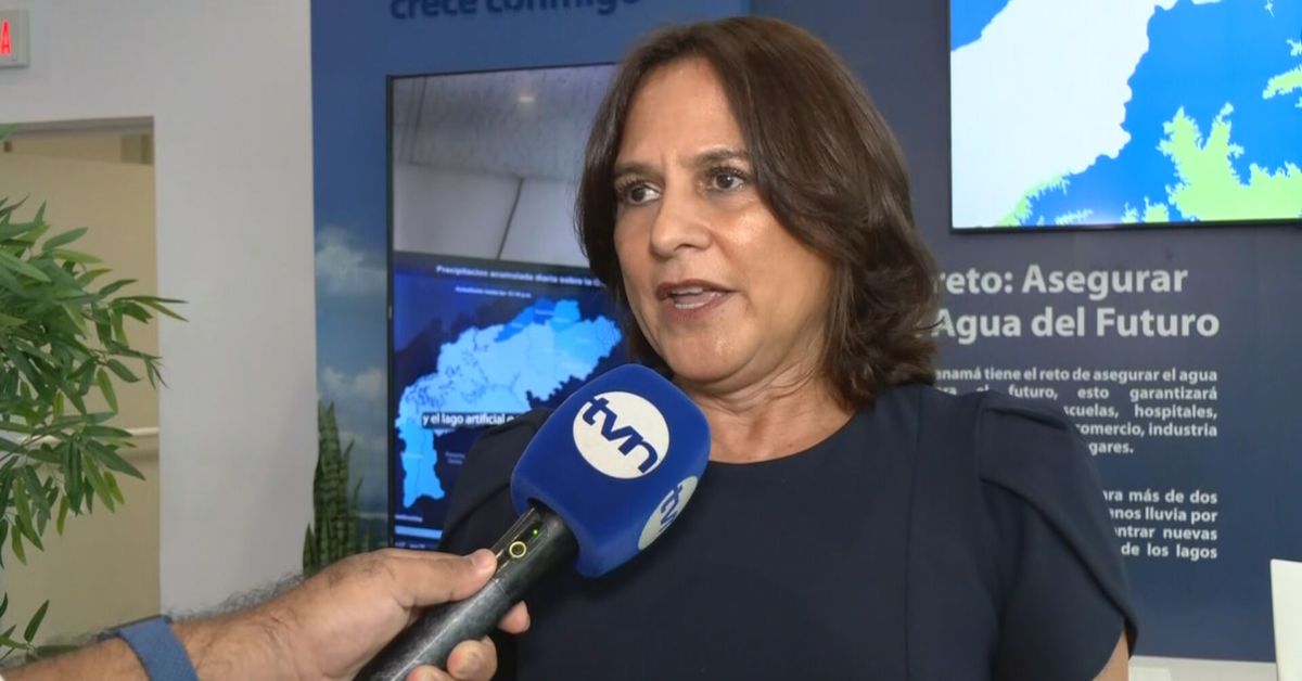 Ilya Espino de Marotta se convierte en la primera mujer administradora del canal de Panamá