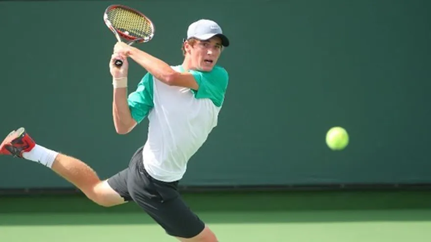 Estadounidense Oliver Crawford se impuso  en un intenso partido (6-4, 2-6 y 6-4) a su compatriota Sangeet Sridhar.