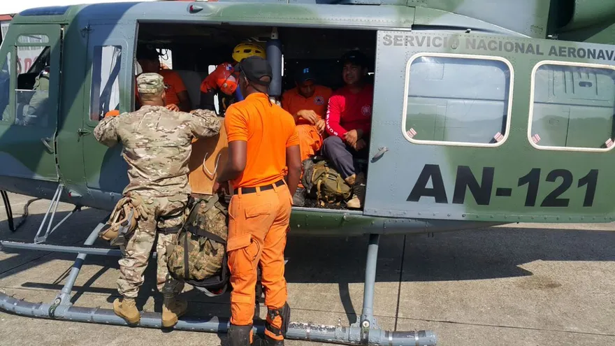 Equipos de rescaten encuentran joven perdido en Donoso