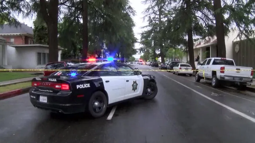 Un hombre mata a tres personas en California