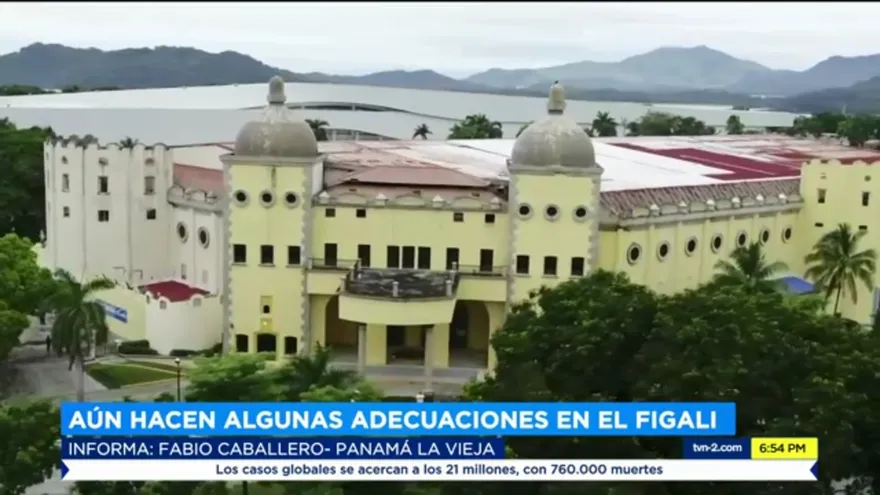 Siguen adecuaciones en el Centro de Convenciones Figali