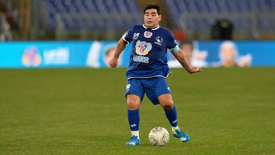 Maradona, acusado de fraude fiscal en Italia, se niega a pagar