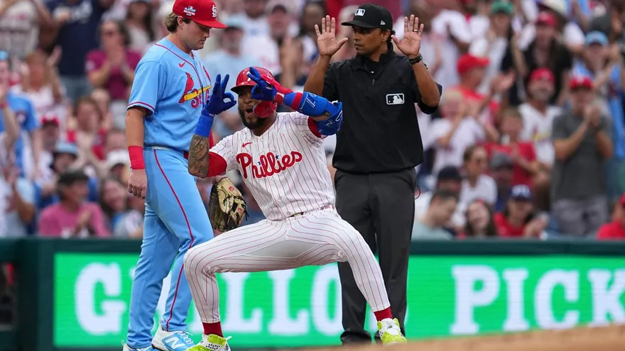 Edmundo Sosa Stars as Phillies Crush Cardinals 12-3
