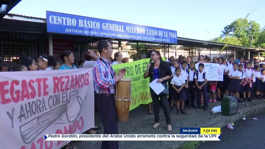 Protestan por falta de mantenimiento en escuela Melchor Lasso De la Vega