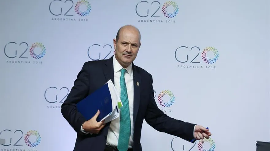 El presidente del Banco Central de Argentina, Federico Sturzenegger, ofrece una rueda de prensa tras la reunión del G20 de Ministros de Finanzas y Bancos Centrales.
