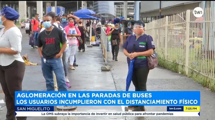 Cero distanciamiento en la parada