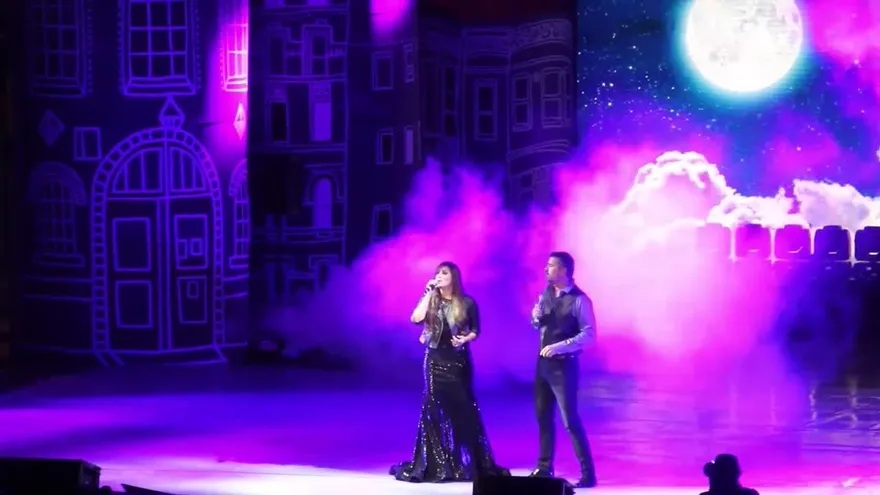 Artistas conmueven a Panamá con un canto al amor bajo la luz de la luna