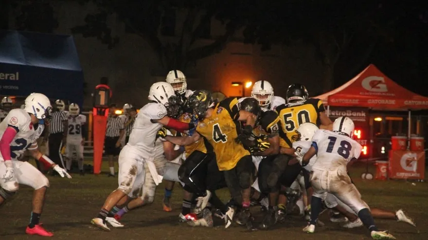 Acción del partido entre los Dragons y los Kolts