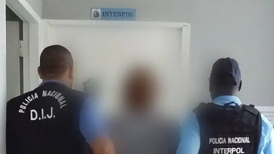 Policía detiene a hombre con alerta roja de Interpol en Paso Canoas