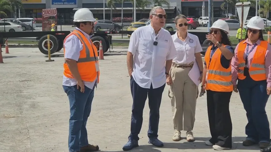 Comptroller inspects Colón polyclinic lacking air conditioning for over five months