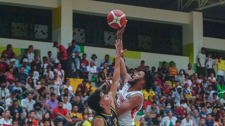 Panamá se queda con la de plata en el baloncesto masculino de los Bolivarianos