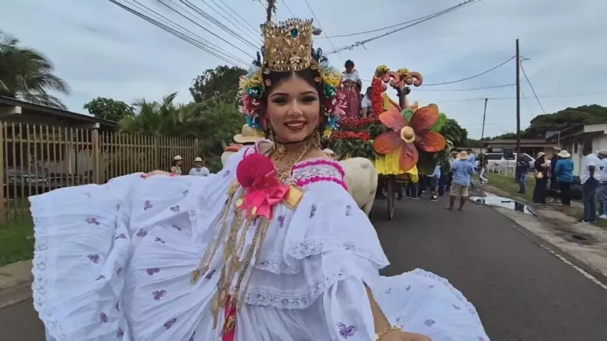 Aguadulce celebra con colorido desfile las festividades de San Juan Bautista 2025.