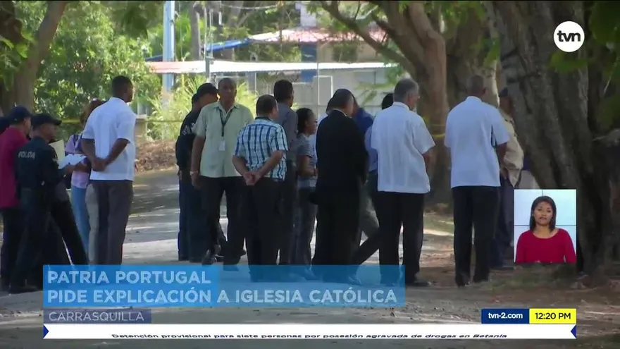 Patria Portugal se encadena en la sede del Arzobispado de Panamá