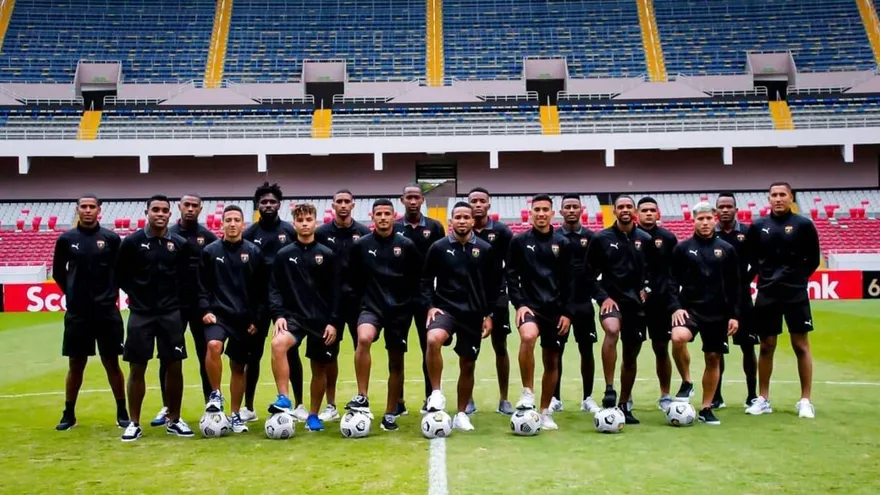 El equipo de Plaza Amador en el Estadio Nacional de San José, Costa Rica.