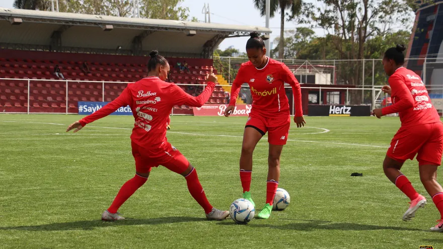 Preselección femenina retoma entrenamientos