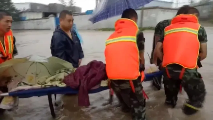 Un tifón deja al menos nueve muertos en el centro y este de China