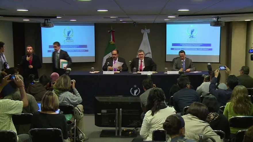 México: Comisión ve fallos en investigación de 43 estudiantes