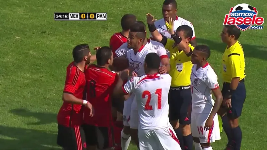 Lucha libre en el partido