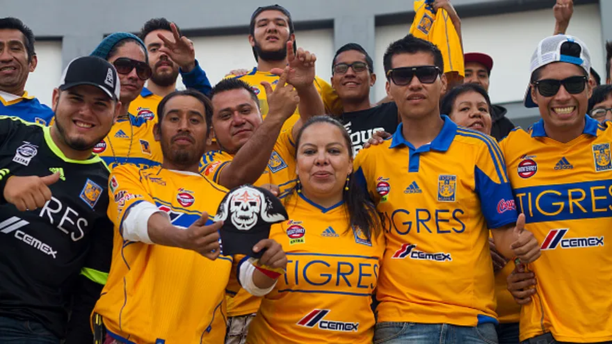Hinchas de Tigres.