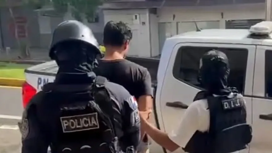 Hombre es aprehendido por presunta estafa con falsos trámites migratorios
