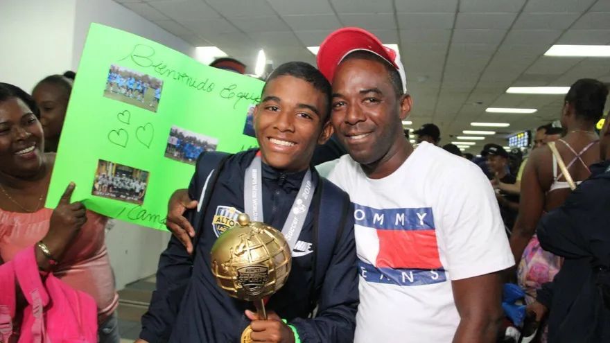 Campeones de la Copa Disney son recibidos con alegría