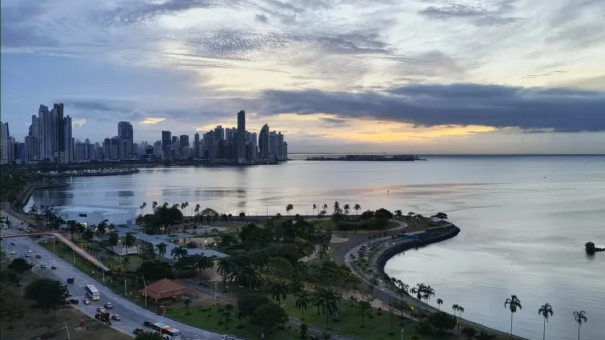 Amanecer de un día nublado