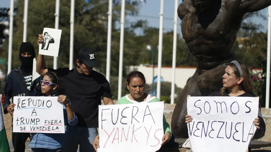 Manifestantes venezolanos protestas por la captura de Nicolás Maduro