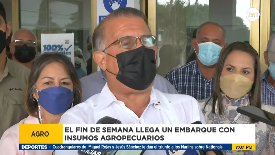 Ministro Valderrama se refiere a los insumos