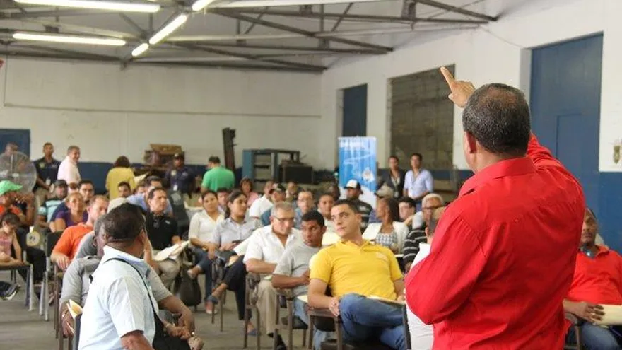 Aduanas: Un auto en 240 dólares y una subasta realizada en tiempo récord