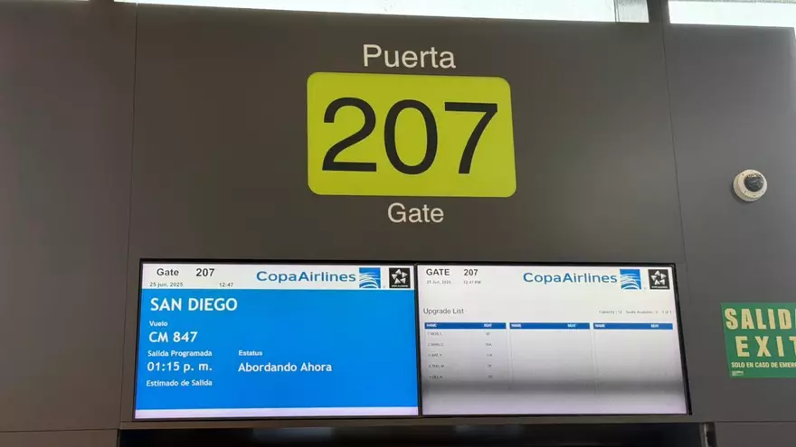 Puerta de embarque del vuelo hacia San Diego