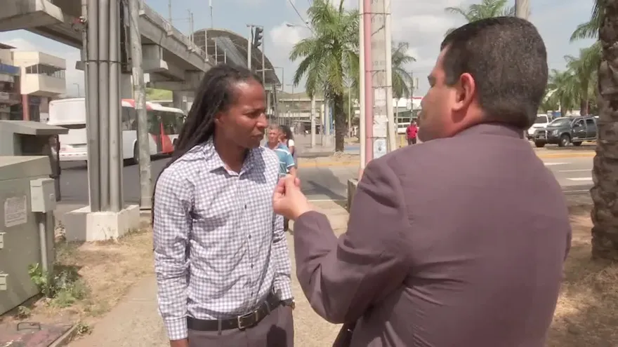 Investigan a niño que fue rechazado en escuela por estilo rasta