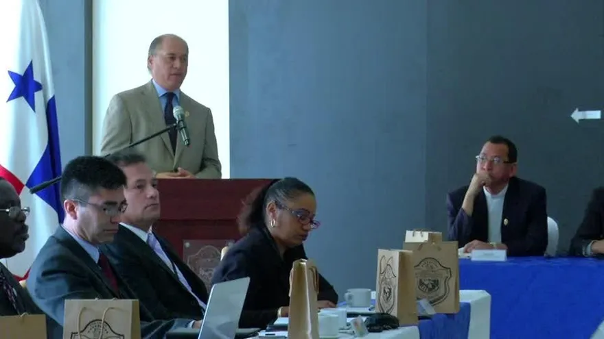 Aguilera y Donadío renuncian al Ministerio de Seguridad Pública