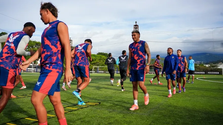 Jugadores del Plaza Amador en un entrenamiento realizado en la Zona Deportiva Pedregal de Heredia, Costa Rica