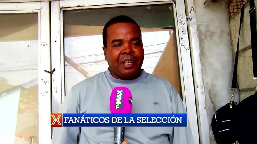 Fanáticos expresan su apoyo a La Sele