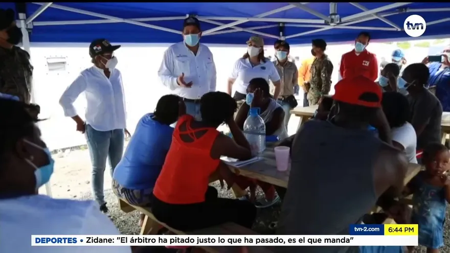 Reubican migrantes en nuevo campamento en Darién