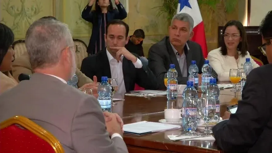 Gobierno logra acuerdo con medios de comunicación