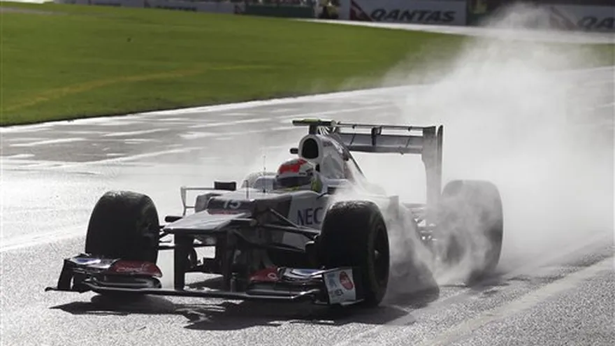 Button logra tiempo más rápido en prácticas de F1 en Australia