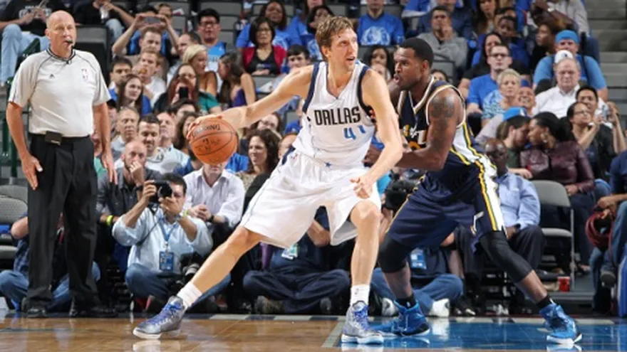 De la mano de Nowitzki, Mavericks humillan al Jaz