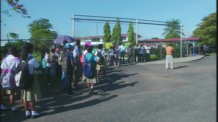 Cierre de un plantel en Veraguas por restitución de director