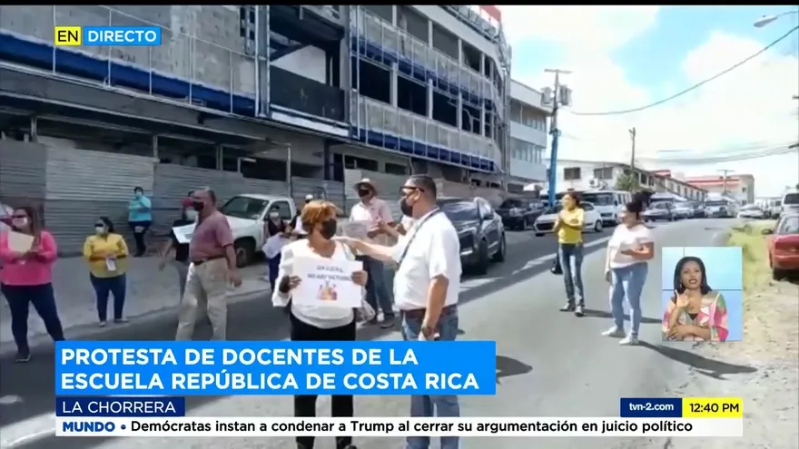 Docentes protestan para que concluya construcción de escuela República de Costa Rica