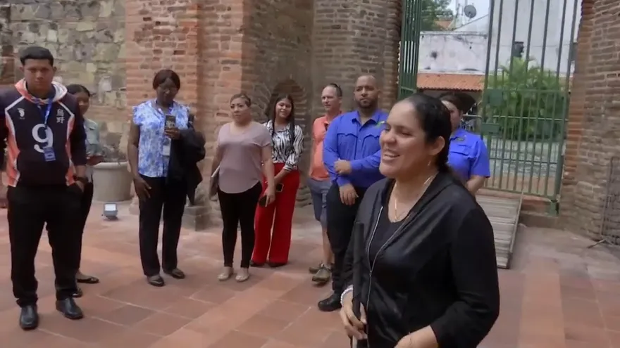 Conozca la historia de la guía de turismo, Lizbeth Zambrano