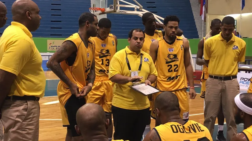 Correcaminos sigue su paso invicto en el baloncesto centromericano